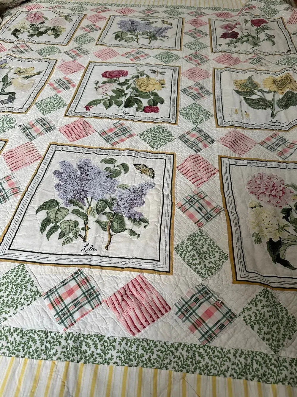 Vintage Quilt bedspread Coverlet Patchwork Botanical reversible white 78x78”